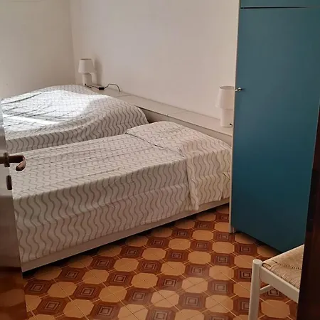 2br Flat 8-min Walk From Rena Bianca, Pvt Parking Apartment