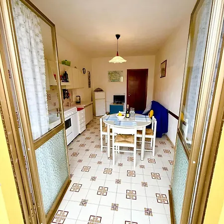 2br Flat 8-min Walk From Rena Bianca, Pvt Parking *