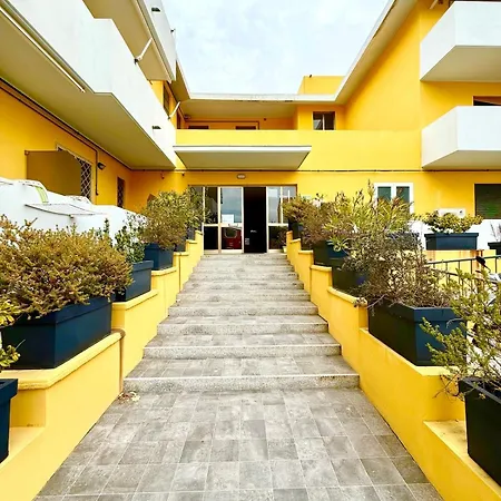 2br Flat 8-min Walk From Rena Bianca, Pvt Parking Apartment *